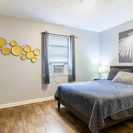 Charming 2 Bedroom In With Free Parking Apartment Nashville