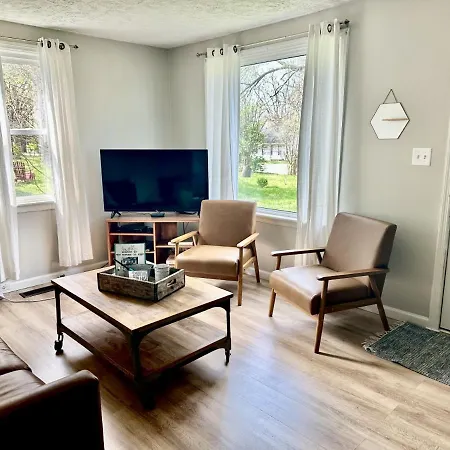 5 Min To Airport Pet Friendly Fire Pit Fenced Yard * Nashville