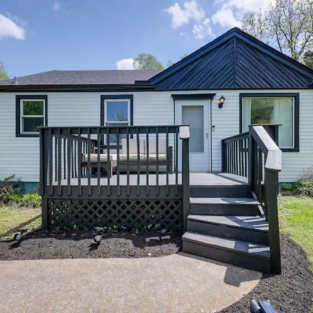 5 Min To Airport Pet Friendly Fire Pit Fenced Yard Holiday home
