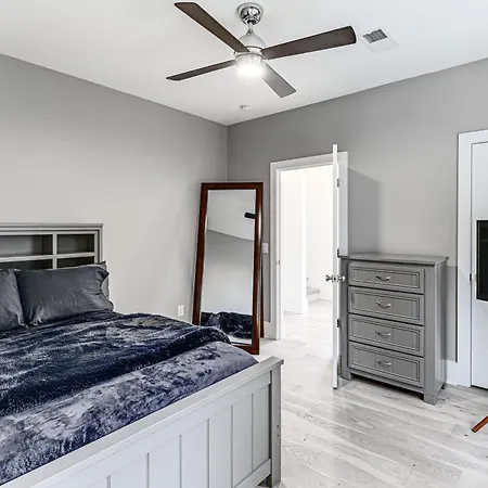1 Mi To Downtown Nashville: Townhome W/ Balcony! Nashville