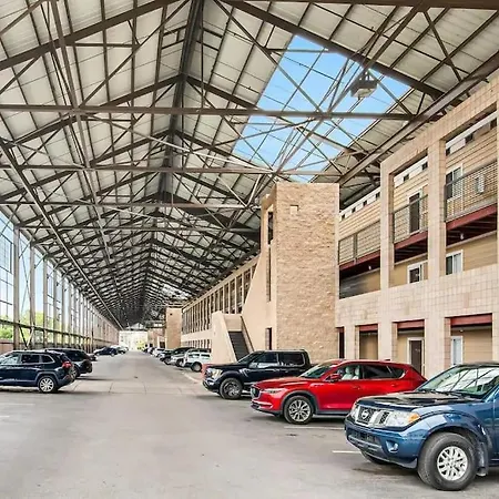 Apartment Riverfront Near Downtown *