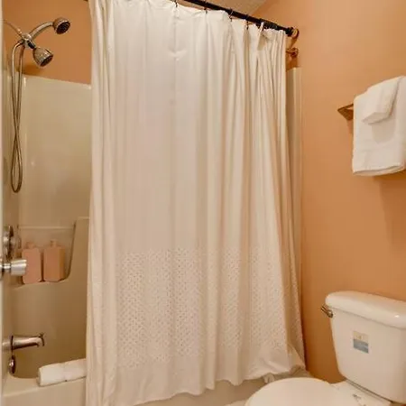 Prime Location With Balcony Near Broadway And Golf