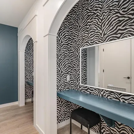 Hyve - Zest - Pool & Gym - Get Ready Vanities Holiday home