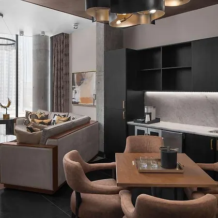 Fraye Curio Collection By Hilton *
