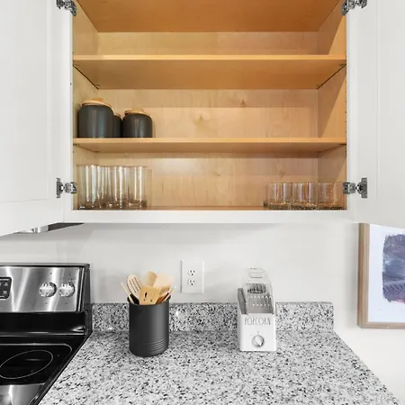 295 Plus Park Boulevard Hbr Apartment *