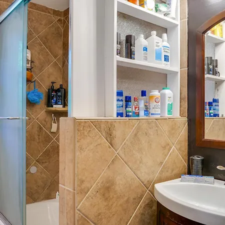 Getaway With Gazebo, 11 Mi To Downtown! Holiday home *