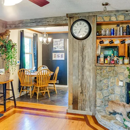 Getaway With Gazebo, 11 Mi To Downtown!