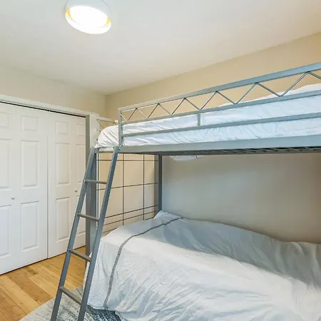 Holiday home New Oasis 2 Miles From Music Row Nurse City