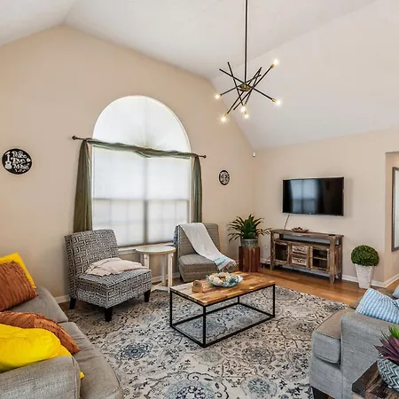 Holiday home New Oasis 2 Miles From Music Row Nurse City *