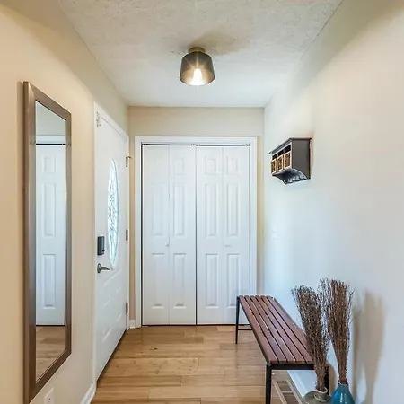 New Oasis 2 Miles From Music Row Nurse City Holiday home Nashville