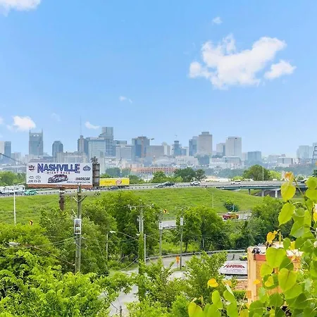 Lights My Fire Bnb, Skyline View! 5 Mins To Dt! Holiday home Nashville