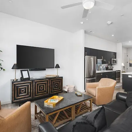 Upscale Music Row Corner Unit With Patio Rooftop With View And Gym