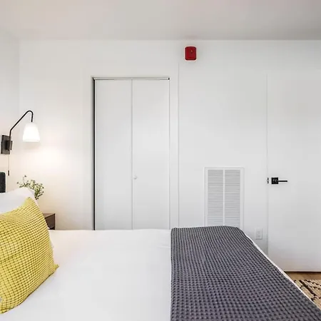 Holiday home Multi-condo Building With 7 Units 15 Bedrooms 22 Beds And Free Parking Nashville