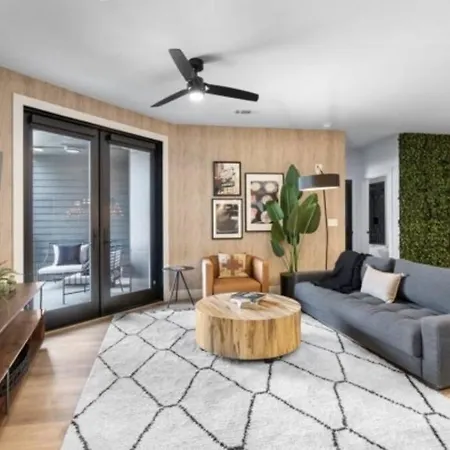 Electric - Odyssey -top Floor West End 2 Bedroom - Minutes To Broadway Apartment *