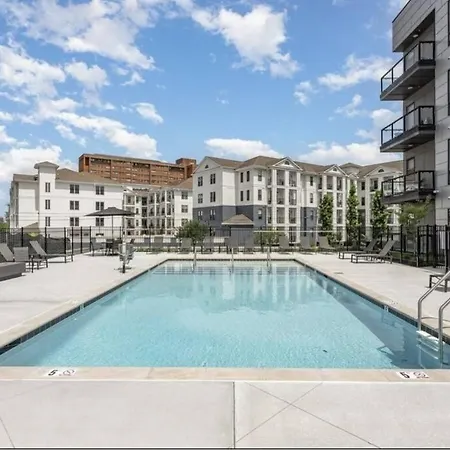 Electric - Odyssey -top Floor West End 2 Bedroom - Minutes To Broadway Apartment Nashville