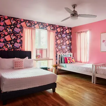 Holiday home Ultimate Bach 10min To Dt Ig Walls Every Nashville