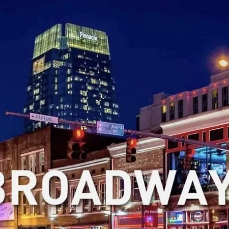 Electric - Odyssey -top Floor West End 2 Bedroom - Minutes To Broadway * Nashville