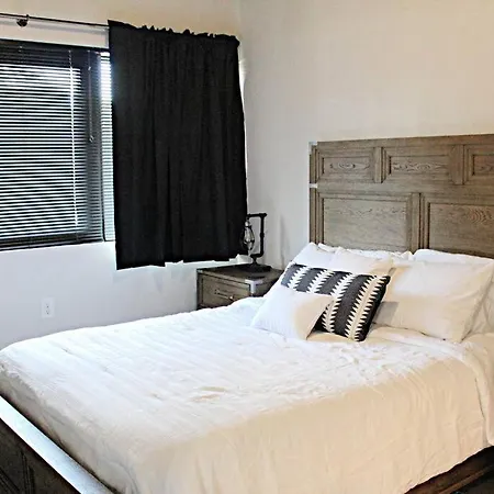 Retreat Near Downtown * Nashville
