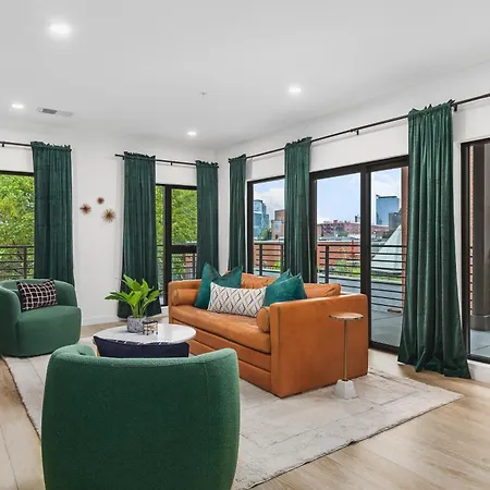 Luxury In The Gulch With Patio Pool Walk To Broadway Nashville