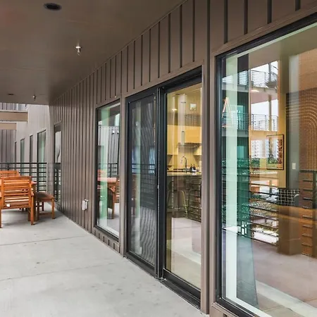 Luxury In The Gulch With Patio Pool Walk To Broadway