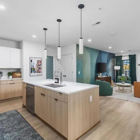 Apartment Luxury In The Gulch With Patio Pool Walk To Broadway Nashville