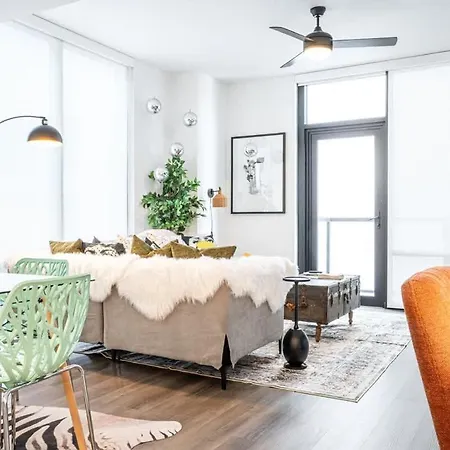 2-bed 2-bath Luxury Retreat