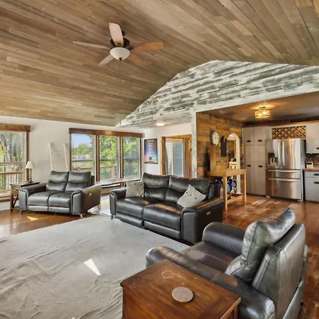 Holiday home Huge Family Wildlife Retreat Close To The Nashville