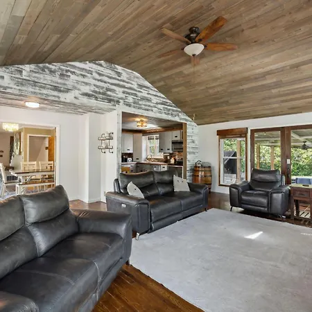 Holiday home Huge Family Wildlife Retreat Close To The *