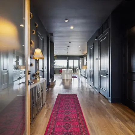 Epic Luxury Mansion W Skyline Views *