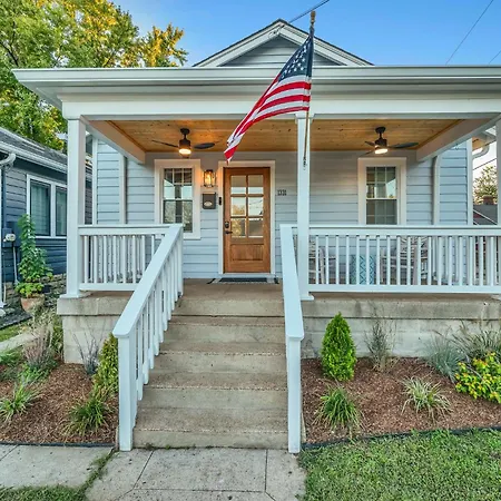 Fully Furnished With Deck Near Center Holiday home