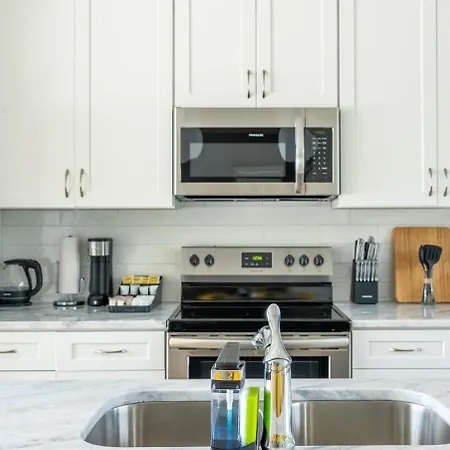 10 Min To Dt - Rooftop, Garage, Firepit, W&d Holiday home Nashville