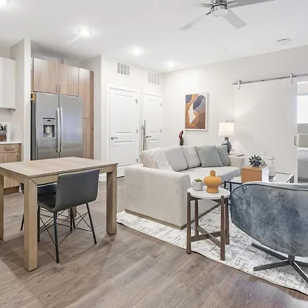 Apartment Landing Modern With Amazing Amenities Nashville