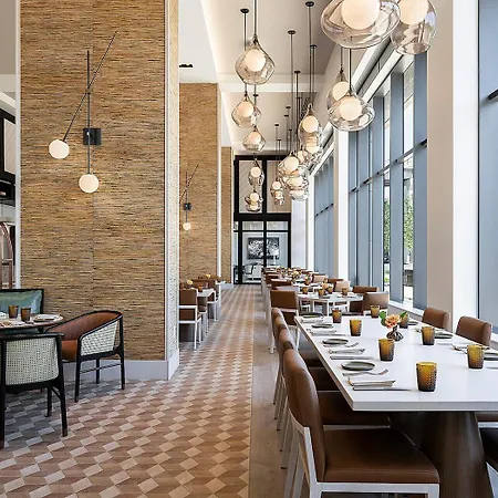 Four Seasons Hotel 5*