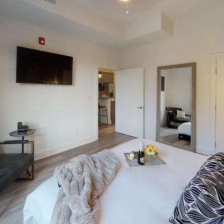 Great Location 1 Bedroom Sleeps 4 Holiday home Nashville