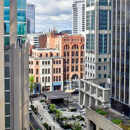 Courtyard By Marriott Downtown Nashville