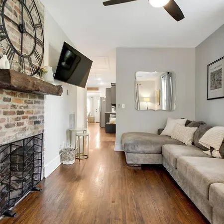 Private House Downtown - Near Broadway! *