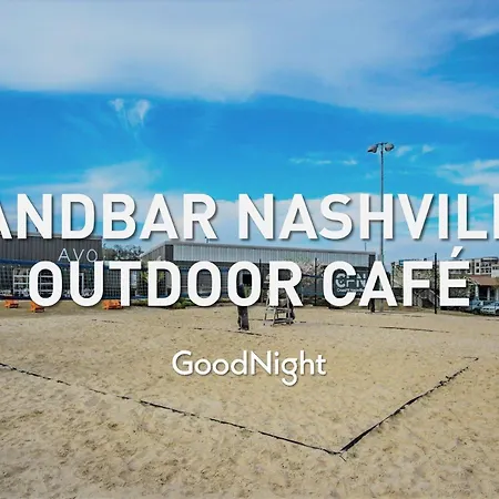 Modern Monroe - Private Rooftop - Minutes To Broadway Holiday home Nashville