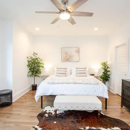 Holiday home Spacious W Rooftop Deck And Mural! 10 Min 2 Dt Nashville