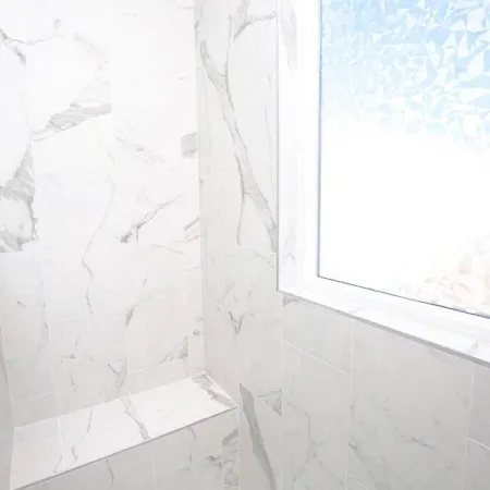 New! Beautiful Murals, Rooftop Deck & Karaoke! Holiday home
