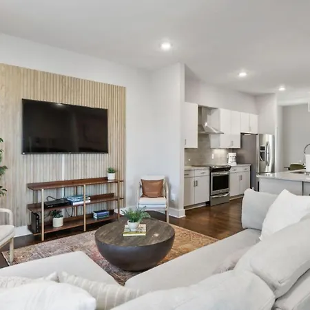 East Nash Rooftop 3 En-Suites City Views *