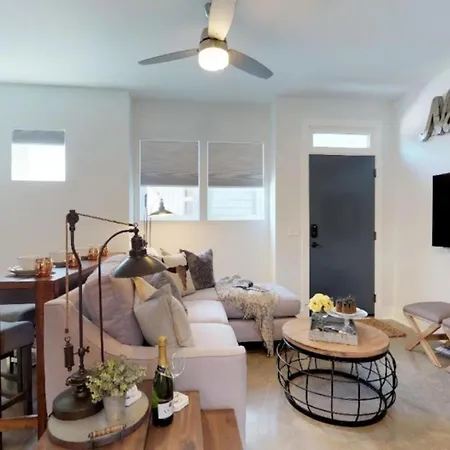 Holiday home Rooftop Deck With View Modern Charming *