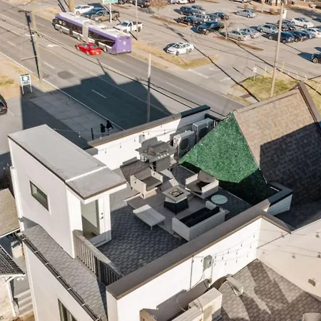 East Nash Rooftop 3 En-Suites City Views Holiday home *