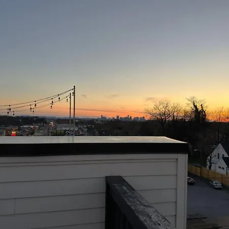 East Nash Rooftop 3 En-Suites City Views Holiday home