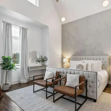 East Nash Rooftop 3 En-Suites City Views Holiday home Nashville