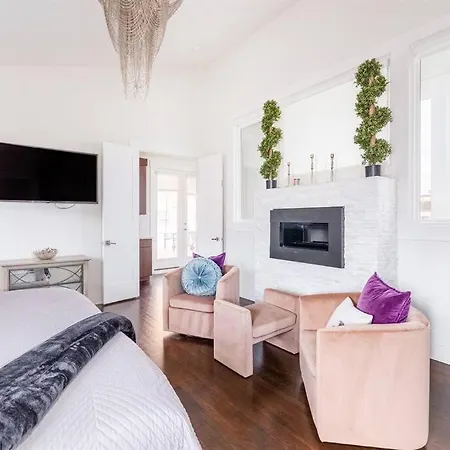 Holiday home Luxury House - Heated Pool - In The Gulch - Walk Anywhere Nashville