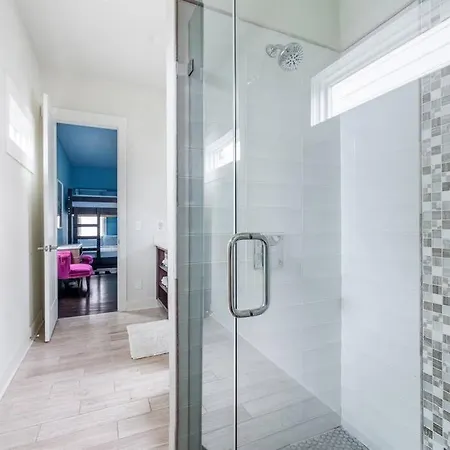 Luxury House - Heated Pool - In The Gulch - Walk Anywhere