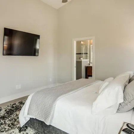 Great Location, Large - Roof Deck, Walk To Ni *