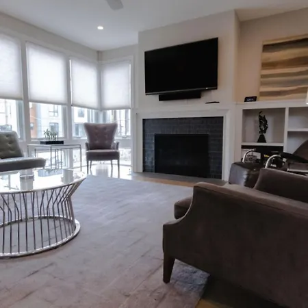 Great Location, Large - Roof Deck, Walk To Ni Holiday home Nashville
