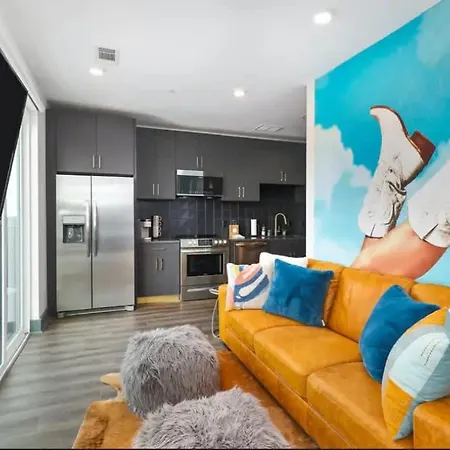 Muse- Morgan Wallen Speakeasy And Giant Balcony Holiday home *