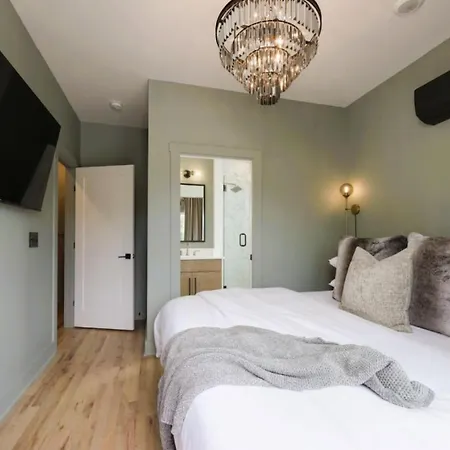 Perfect Pregame Rooftop Close To Broadway Holiday home Nashville
